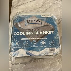 Brand new Bliss Bedding Double Sided Cooling Blanket 50"x60" Gray color